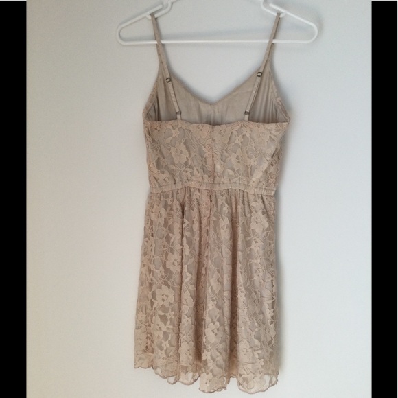 H&M Divided beige lace dress size 4 brand new - Picture 3 of 7